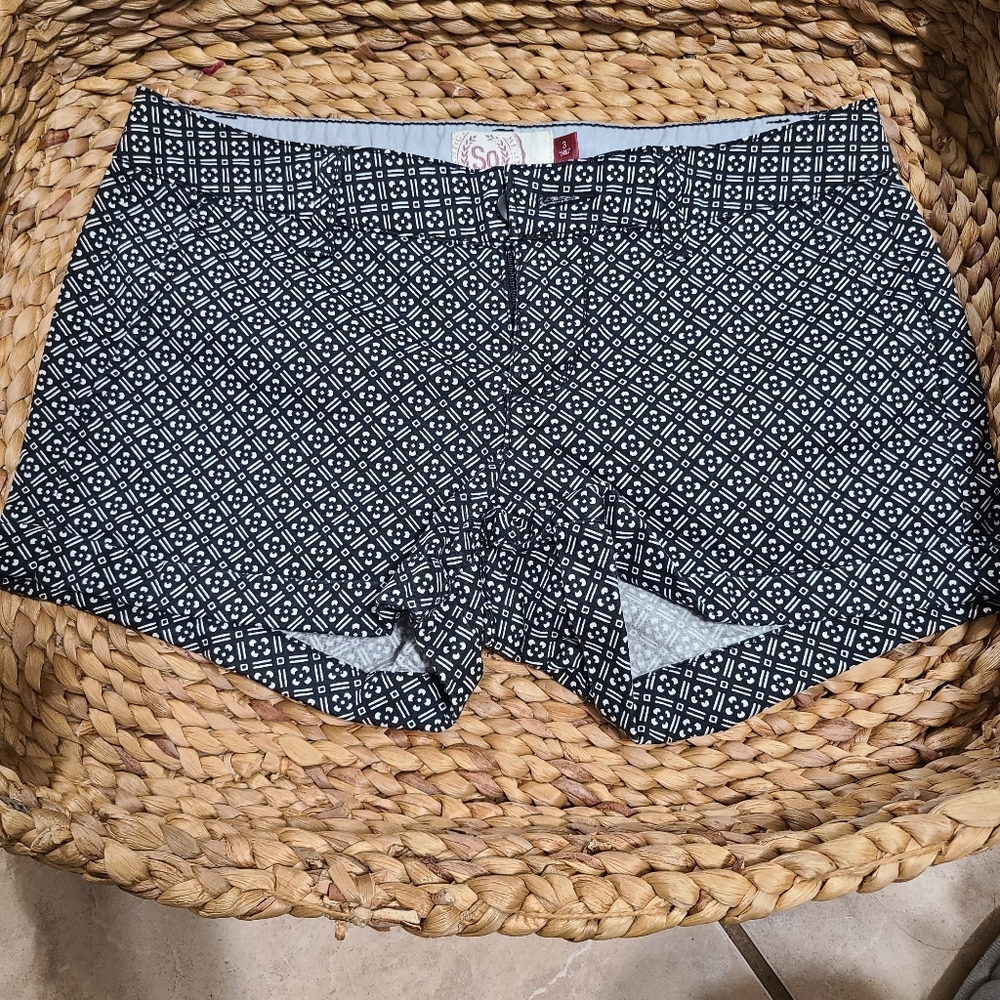 Print shorts